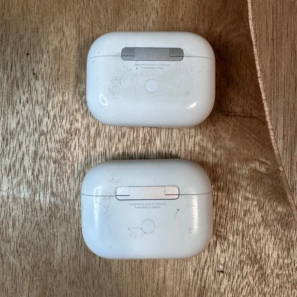 Lot of 2 Apple AirPods Pro 1st Gen Wireless Charging Cases A2190 OEM PARTS ONLY
